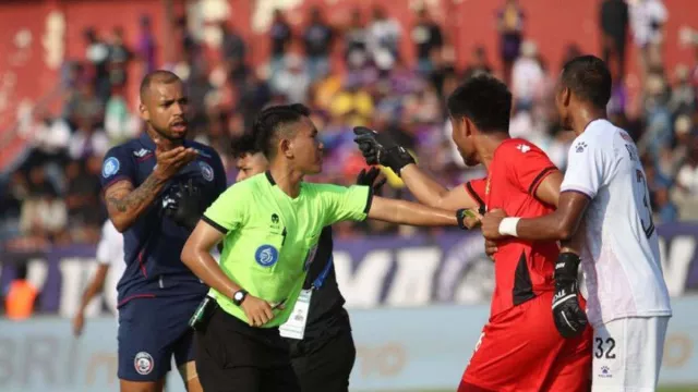 Persik Kediri Tanpa 2 Pemain Inti Melawan PSM Makassar - GenPI.co