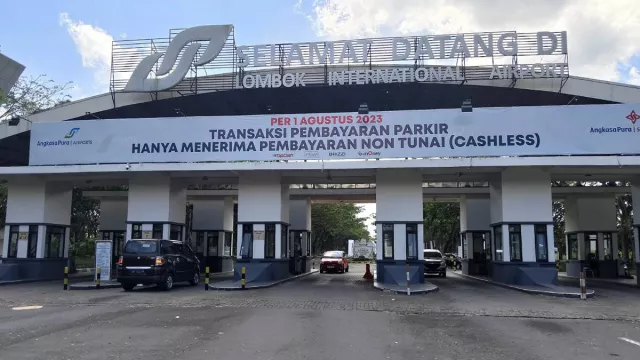 Bandara Bizam Lombok Terapkan Parkir Nontunai, Sepeda Motor Belakangan - GenPI.co