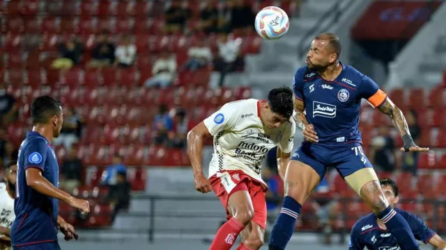 Mental Pemain Arema FC Diuji Lawan Tuan Rumah Barito Putera - GenPI.co