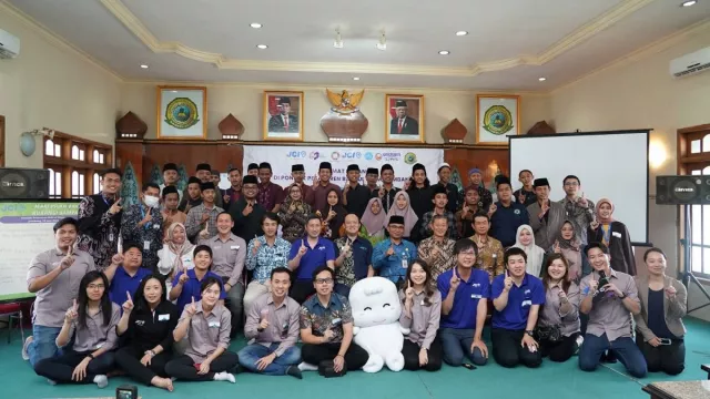 PT Uni-Charm Indonesia Tbk & JCI Lakukan Kegiatan Edukasi Pemilahan Sampah di Jombang - GenPI.co