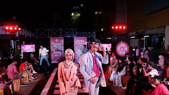 Ganjar Pranowo Inspirasi Gabungan Seniman Indonesia Gelar Street Fashion Show - GenPI.co
