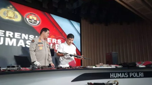 Densus 88 Sebut DE Ahli Modifikasi Air Guns Menjadi Senjata Api - GenPI.co