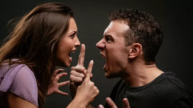 4 Hal Tidak Boleh Dilakukan Saat Menghadapi Pasangan yang Sedang Marah - GenPI.co