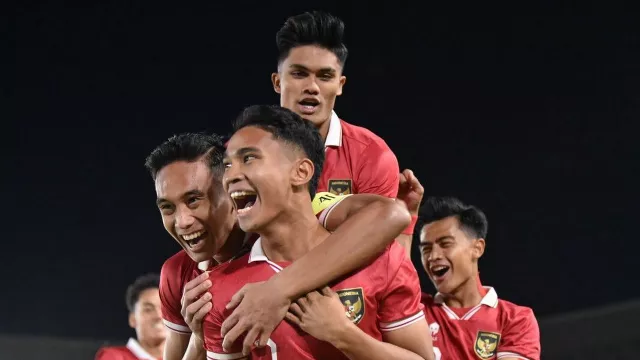 Cetak Sejarah di Piala Asia 2023, Ofisial Timnas Indonesia Pesta di Hotel - GenPI.co