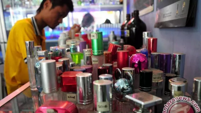 Tips Pakai Parfum agar Wangi Tahan Lama, Langsung dari Pendiri HMNS - GenPI.co