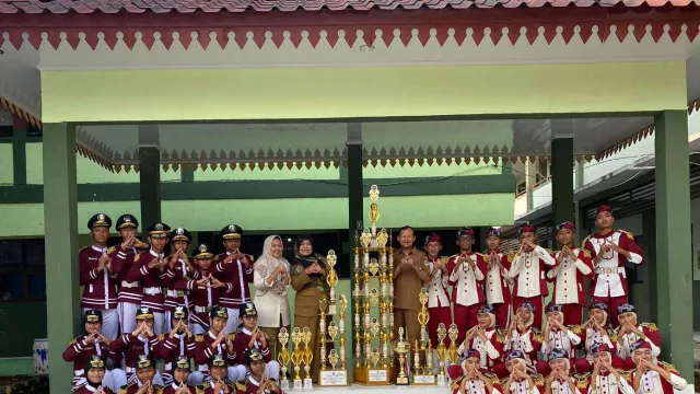 Bravo! Tim Paskibra SMPN 12 Bekasi Sabet Juara Umum LKBB se-Jabodetabek Open - GenPI.co