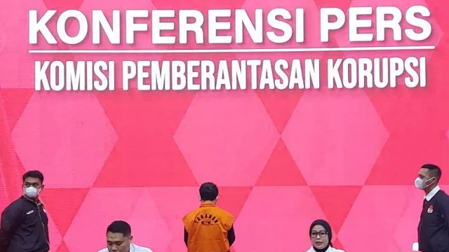 KPK Tahan Kuncoro Wibowo Kasus Korupsi Distribusi Bansos Kemensos - GenPI.co