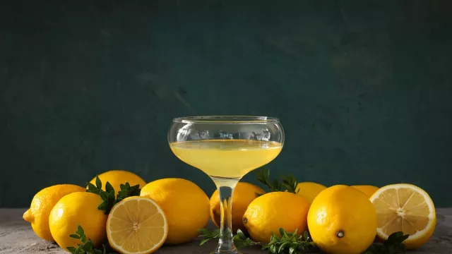 Khasiat Minum Air Lemon Ternyata Dahsyat, Mencegah Anemia dan Bikin Jantung Sehat - GenPI.co