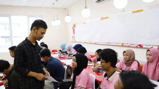 Tingkatkan Literasi, Srikandi Ganjar Buka Pelatihan Menulis Berita Online - GenPI.co