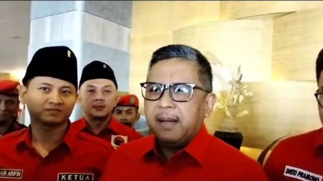 Sekjen PDIP Hasto Kristiyanto Sebut Khofifah Indar Parawansa Sosok Baik dan Cerdas - GenPI.co