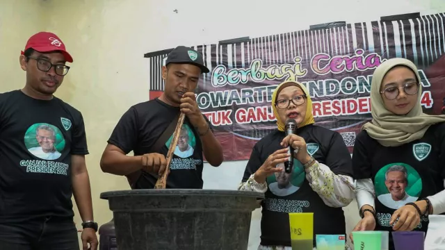 Tujuan Mulia Kowarteg Dukung Ganjar Ajari Ibu-ibu Bikin Sabun Cuci Piring - GenPI.co