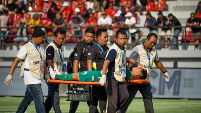 Tak Cuma Kalah, Pemain Persebaya Surabaya Sho Yamamoto Malah Cedera Ankle - GenPI.co