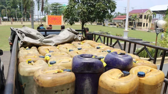 Penyelundupan 1,2 Ton BBM Subsidi di Sumatera Selatan, Polisi Buru Pelaku - GenPI.co