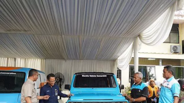 PLN UID Jakarta Raya Luncurkan Elvis Mobil Konversi Karya Siswa SMK, Kemampuannya Oke Banget - GenPI.co PLN UID Jakarta Raya Luncurkan Elvis Mobil Konversi Karya Siswa SMK, Kemampuannya Oke Banget - GenPI.co