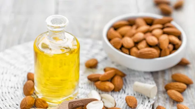 Cara Menggunakan Minyak Almond untuk Pertumbuhan Rambut - GenPI.co