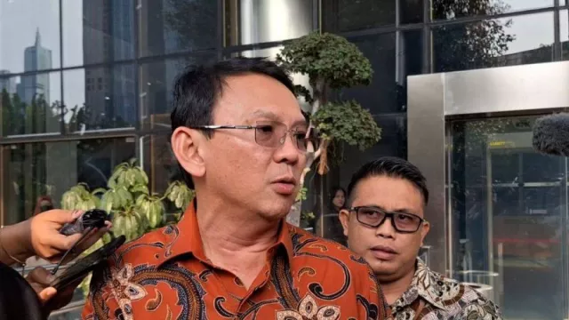 Ahok Sebut Penyidik KPK Tangani Beberapa Kasus Pertamina - GenPI.co