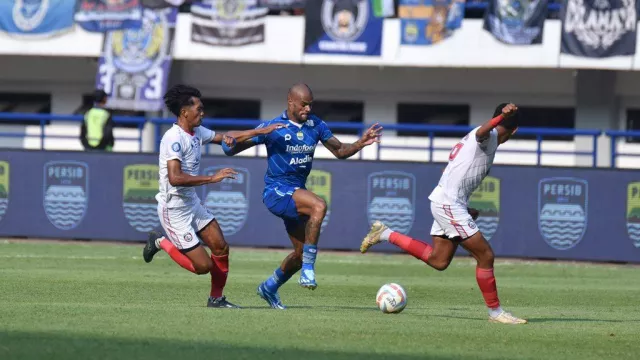 Persib Bandung Imbang Lawan Arema FC, Bojan: Itu Tidak Seharusnya Terjadi - GenPI.co