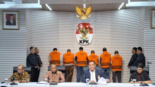 Ketua KPK Firli Bahuri Umumkan Penetapan Tersangka Pj Bupati Sorong - GenPI.co