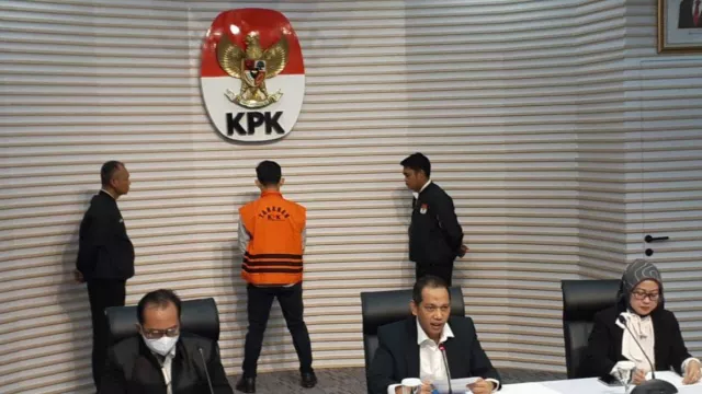 KPK Menahan Pemberi Suap Pejabat DJKA Kementerian Perhubungan - GenPI.co