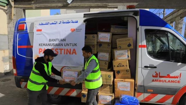 Rumah Zakat Distribusikan Bantuan untuk Palestina, dari Makanan Sampai Obat-obatan - GenPI.co