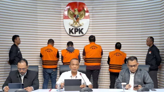 4 Orang Jadi Tersangka Seusai OTT KPK di Bondowoso, Jawa Timur - GenPI.co
