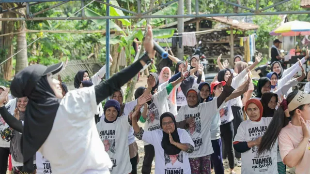 Jaga Kebugaran Tubuh, Ratusan Lansia Banten Lakukan Senam Sehat Bersama - GenPI.co