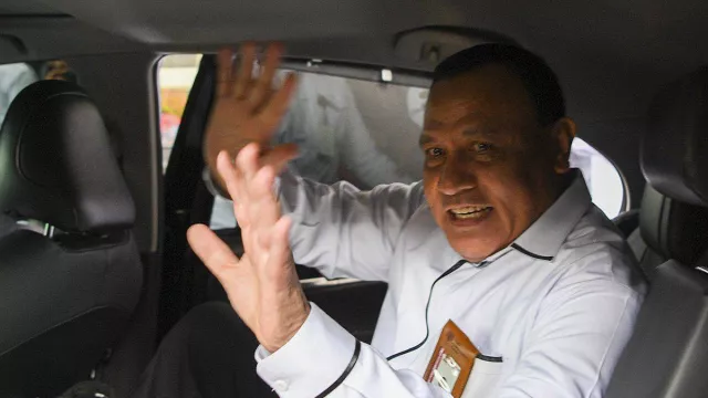 Ketua KPK Firli Bahuri Nyatakan Tidak Akan Mundur dari Serangan Balik Koruptor - GenPI.co Ketua KPK Firli Bahuri Nyatakan Tidak Akan Mundur dari Serangan Balik Koruptor - GenPI.co