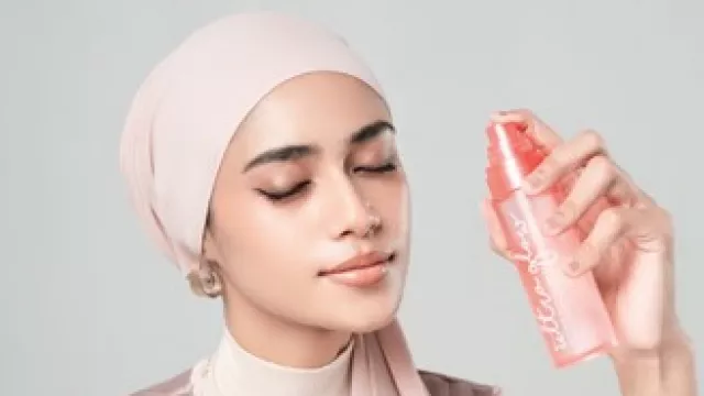 Pakai Vitamin Setting Spray Ultra Glow MS Cosmetic, Nggak Bakal Insecure Lagi - GenPI.co