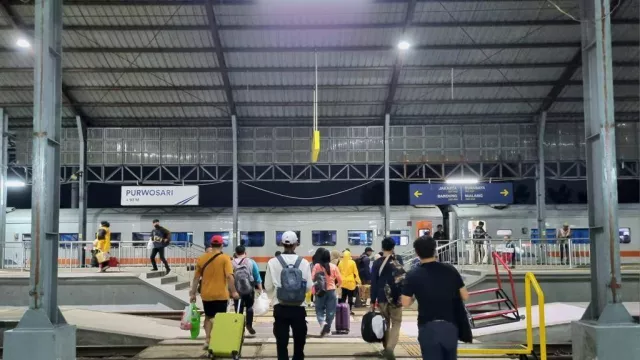 Dampak Switch Over Jalur Ganda Sepanjang-Mojokerto, Sejumlah Kereta Api Terlambat - GenPI.co