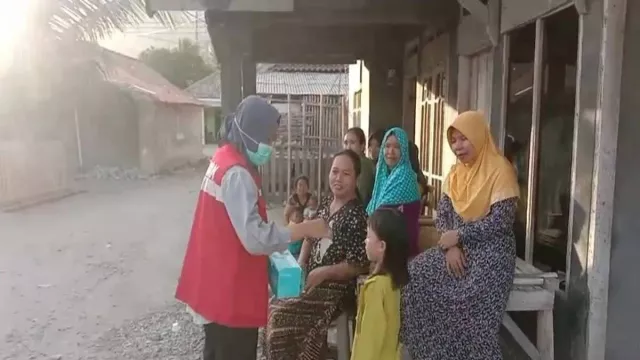 Erupsi Gunung Anak Krakatau, Warga di Pulau Sebesi Kena Dampak Hujan Abu Vulkanik - GenPI.co Erupsi Gunung Anak Krakatau, Warga di Pulau Sebesi Kena Dampak Hujan Abu Vulkanik - GenPI.co