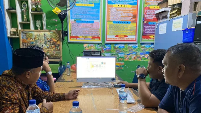 Dorong Inklusi, Telkom CDC Salurkan Bantuan PC Dan Aplikasi I-CHAT ...