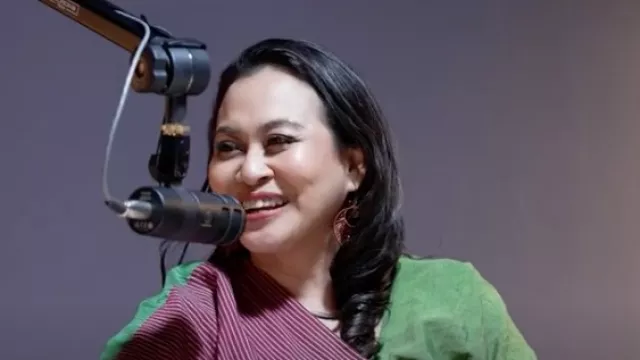 Zoya Amirin Ungkap Bahaya Film Syur Bagi Suami Istri - GenPI.co