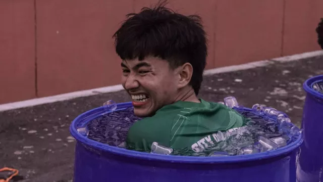 Paul Munster Gembleng Fisik Pemain Persebaya Surabaya, Wajib Ice Bath Setelah Latihan - GenPI.co