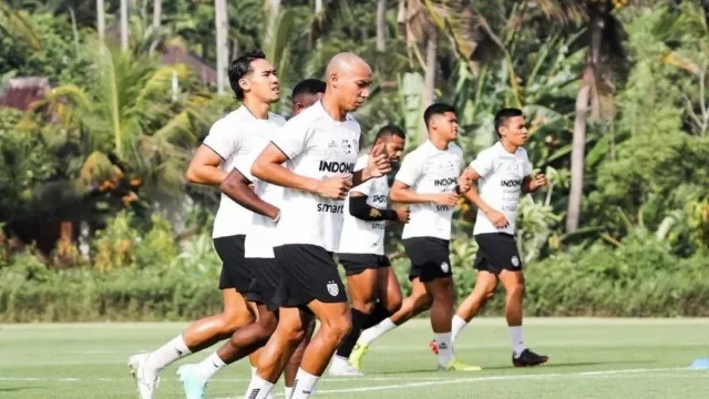 Coach Teco Semringah, 3 Pemain Bali United Kembali Latihan Setelah Cedera - GenPI.co