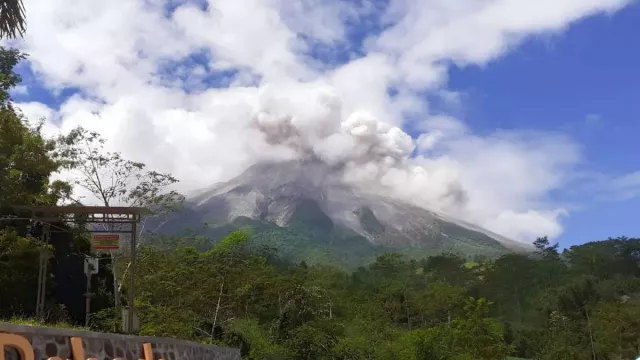 Gunung Merapi Muntahkan Guguran Lava 143 Kali ke Arah Selatan dan Barat Daya - GenPI.co