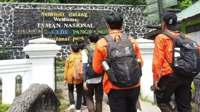 13 Pendaki Tersesat di Gunung Pangrango, Akhirnya Ditemukan Selamat - GenPI.co