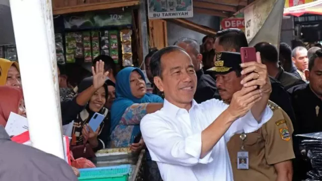 Diajak Kaesang Pangarep Kampanye, Jokowi: Sudah Bolak-balik - GenPI.co