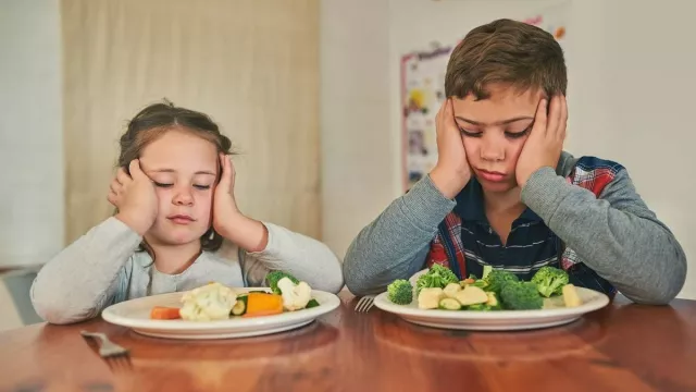 Orang Tua Jangan Emosi, 3 Cara Menghadapi Anak yang Susah Makan - GenPI.co
