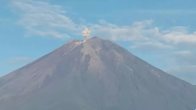 Waspada! Gunung Semeru Meletus, Lontarkan Abu Vulkanik Setinggi 600 Meter - GenPI.co