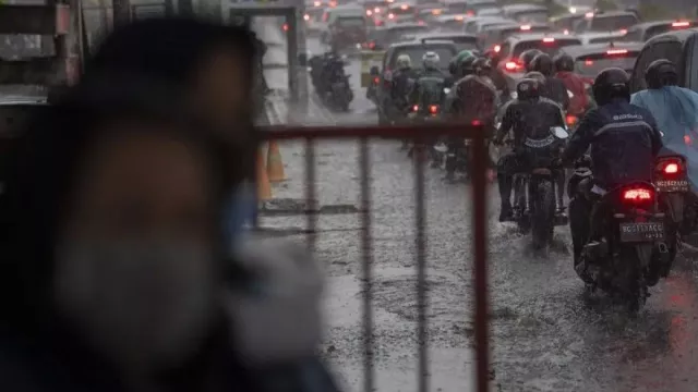 BMKG: Sejumlah Wilayah Berpotensi Hujan Diserta Petir dan Angin Kencang - GenPI.co