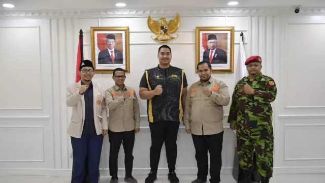 Menpora Dito Sambut Baik Kegiatan Diklatsar KOKAM - GenPI.co Menpora Dito Sambut Baik Kegiatan Diklatsar KOKAM - GenPI.co