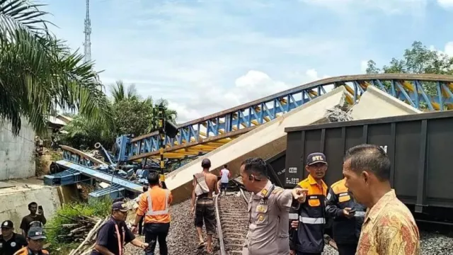 Flyover Bantaian di Muara Enim Sumsel Ambruk, BBPJN Ungkap Penyebabnya - GenPI.co
