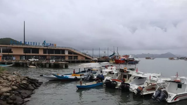 Perhatian! Cuaca Buruk, Kapal Dilarang Berlayar ke Pulau Komodo - GenPI.co