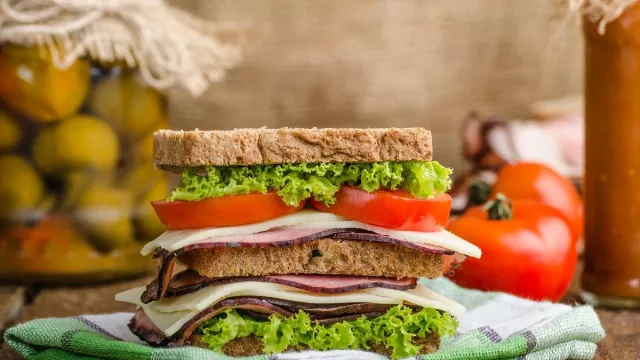 Resep Sandwich Basil Tomat, Camilan Cepat dan Lezat untuk Hari Kerja yang Sibuk - GenPI.co