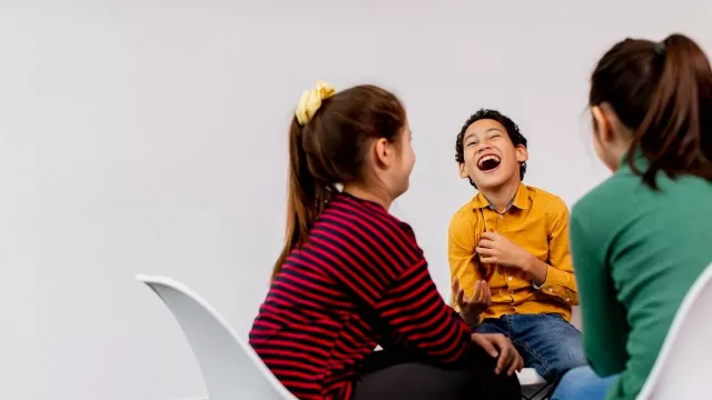 3 Tips Orang Tua untuk Mengajari Anak Fasih Bahasa Inggris - GenPI.co