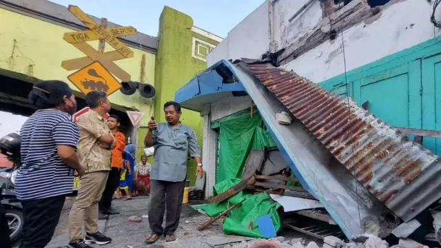 Dampak Gempa di Tuban, 5 Bangunan di Surabaya Roboh - GenPI.co