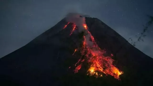 Gunung Merapi Luncurkan Guguran Lava 6 Kali Sejauh 1,5 Km - GenPI.co