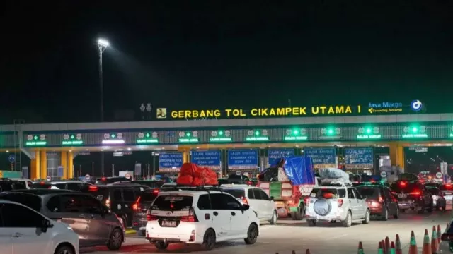 Mulai Jumat Malam, Sistem One Way Berlaku dari Cikampek hingga Kalikangkung - GenPI.co