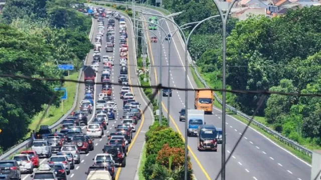 Sistem One Way Berlaku dari Gerbang Tol Kalikangkung Semarang hingga Bawen - GenPI.co