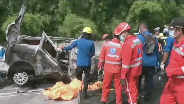 Innalillahi, 9 Orang Meninggal dalam Kecelakaan di Tol Jakarta-Cikampek KM 58 - GenPI.co